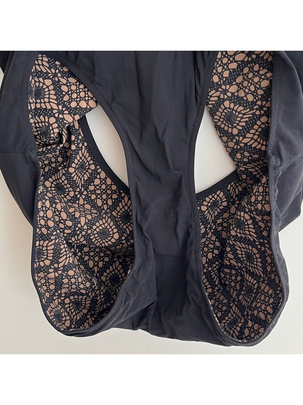 COMMANDO Reversible One Piece Swimsuit Black Nude Lace Plunging Neckline Beach - Picture 11 of 13